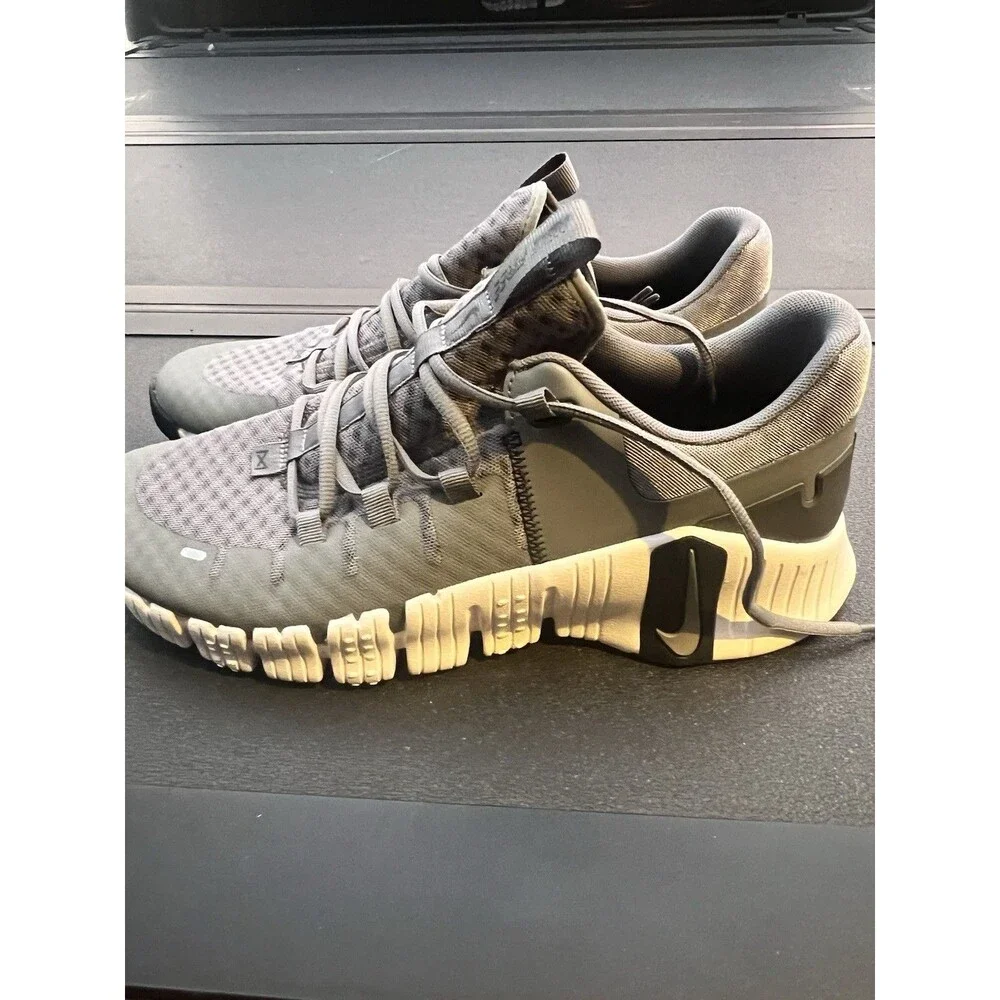 Nike Free Metcon 5 Gym Training  Shoe Smoke Grey DV3949-003 Mens Size 11.5